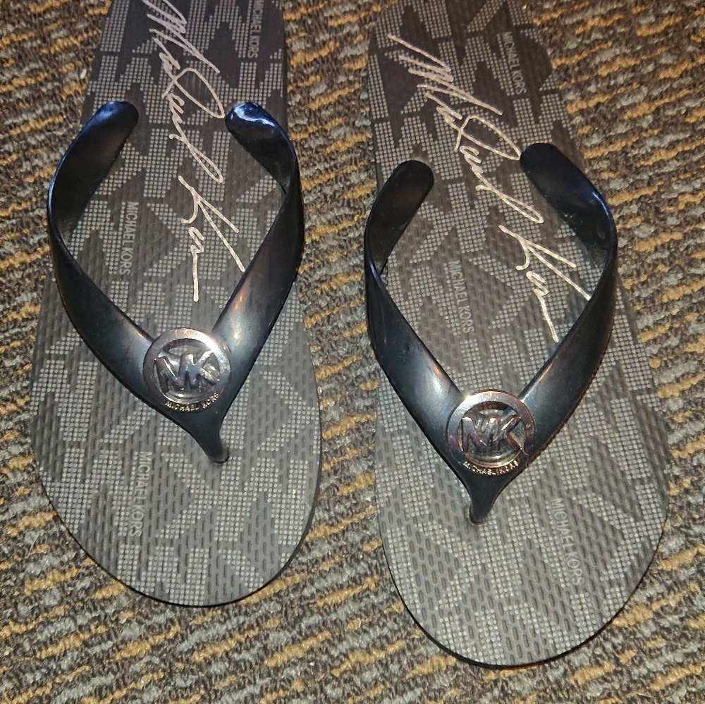 Michael Kors flip flops size 6.5